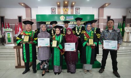 Rektor Dorong Wisudawan UMN Al Washliyah Kuasai Teknologi