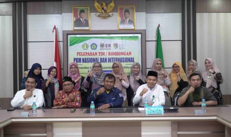 Wakil Rektor II UMN Al Washliyah Lepas 3 Kelompok Pengabdian Masyarakat Nasional Dan Internasional