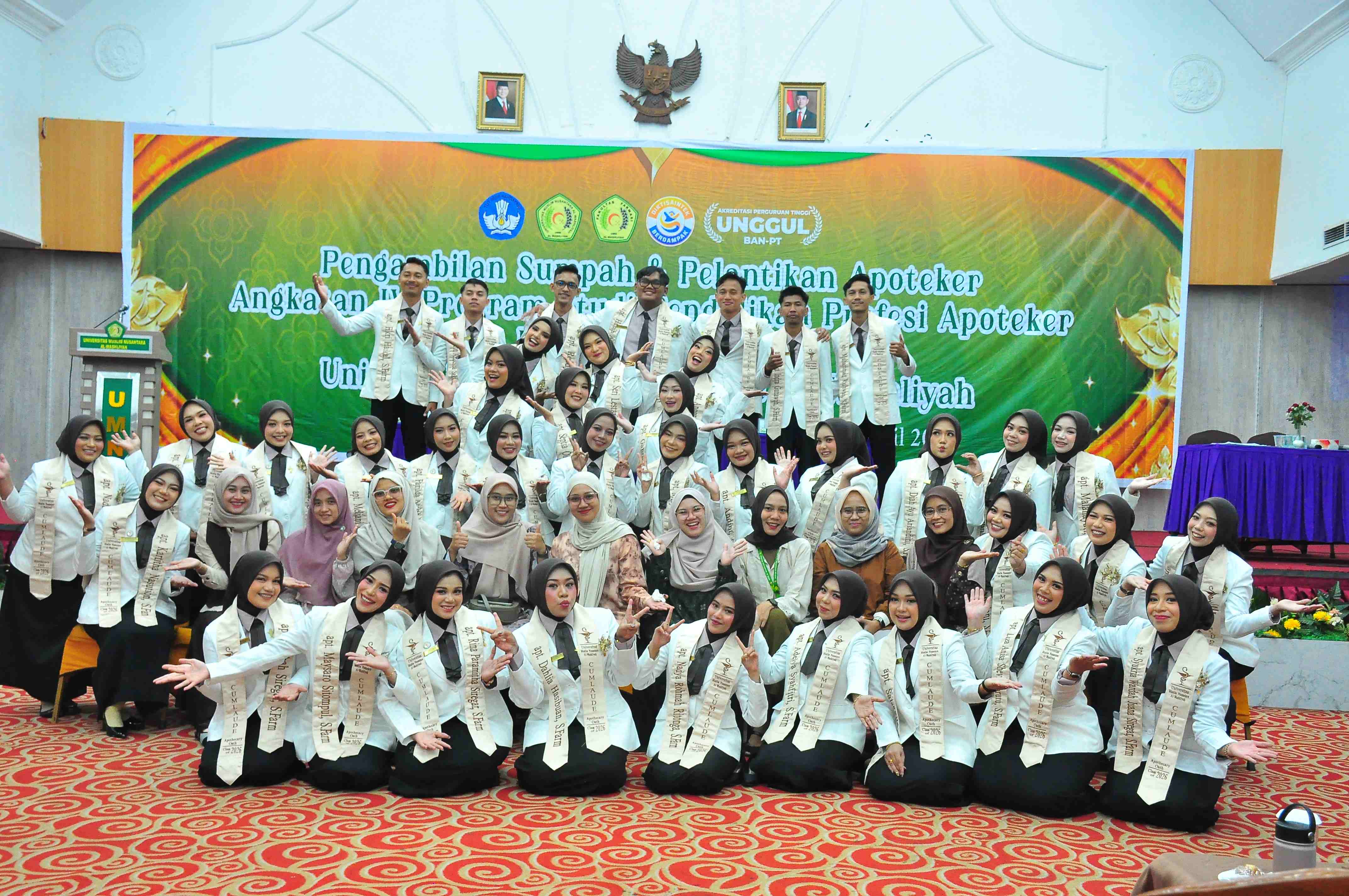 UMN Al-Washliyah Lantik 39 Apoteker Baru